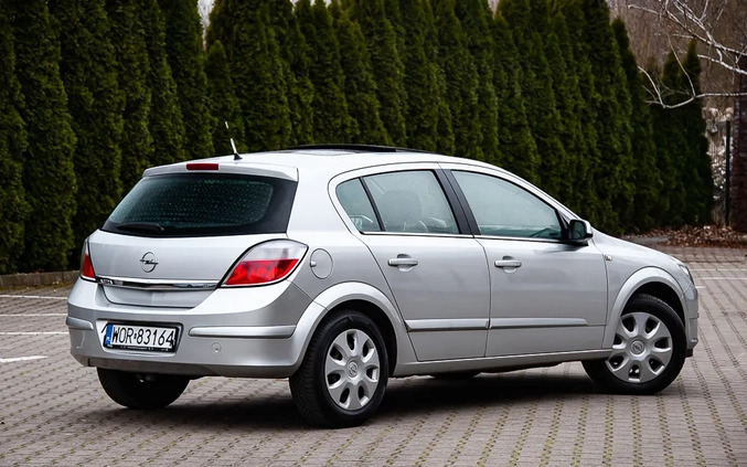 Opel Astra cena 12600 przebieg: 260000, rok produkcji 2005 z Złocieniec małe 497